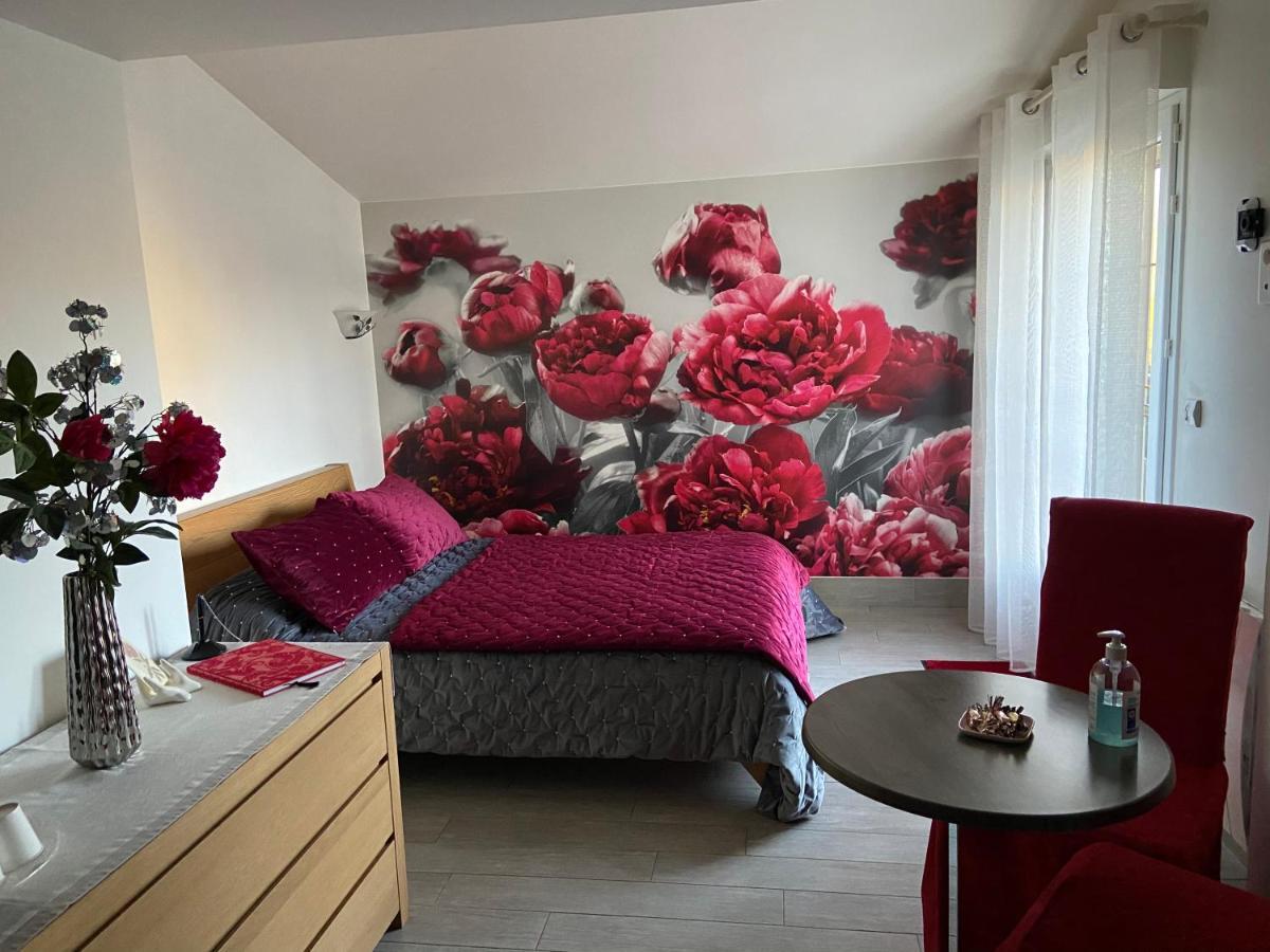 PIVOINE Chambre d hotes Fralignes Extérieur photo